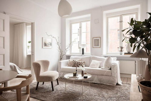 純凈白色家居設(shè)計 搭配精致配飾，營造溫暖而舒適的居家氛圍